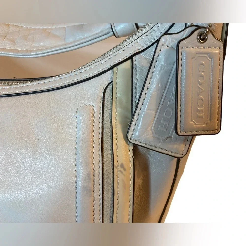 COACH Vintage Leather Shoulder Bag Pearl White Cream